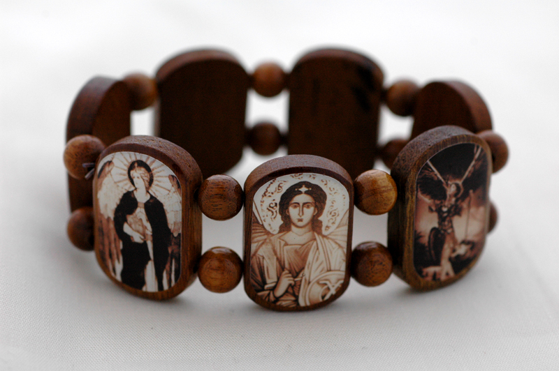 BA9113SP - Brazilian Wood Bracelet, 7 Angels, Sepia Pictures