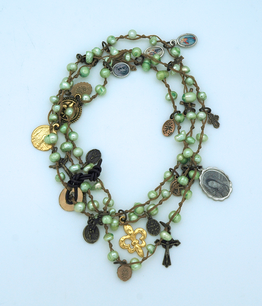 LA11364-GR - Green Freshwater Pearl Wrap Bracelet
