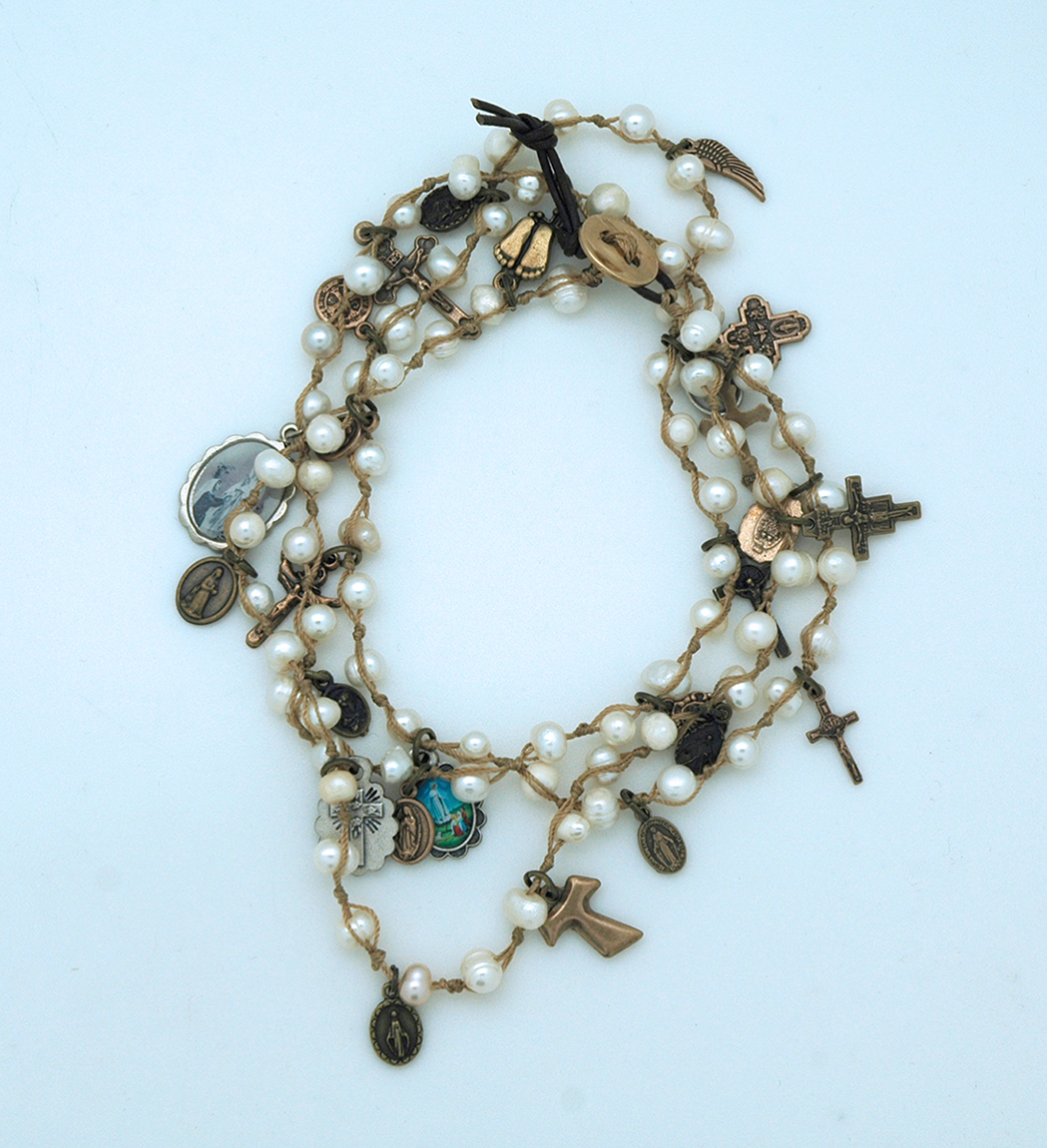 LA11364-W - White Freshwater Pearl Wrap Bracelet